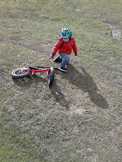 3yr old son crashes like a true Boss and jumps straight back on "Thats my boy"