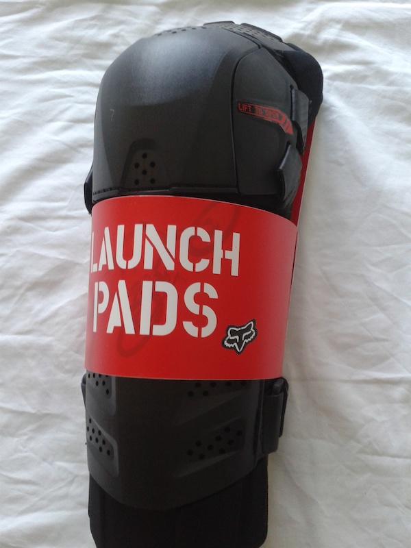 2013 Fox Launch knee pads