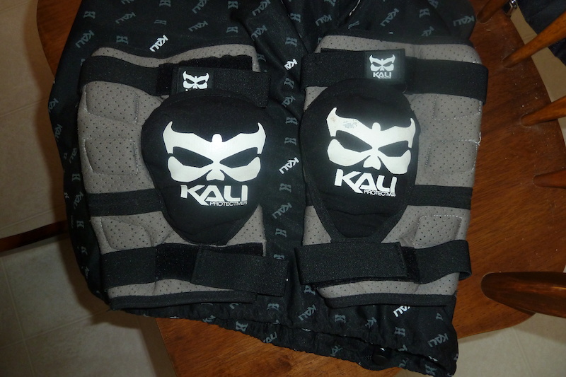 Kali elbow pads. Sz. L For Sale