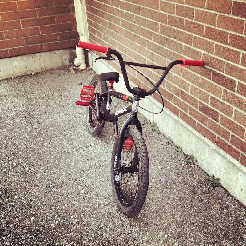 This is my stolen Fit Bike Co bmx.if you see the bike just let me know.
