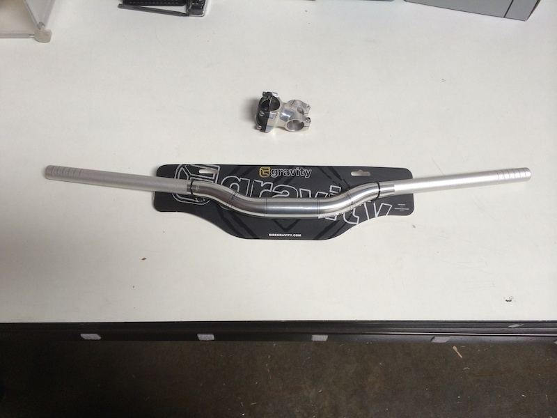 2014 Brand New ICE Grey Gravity handle bars and stem