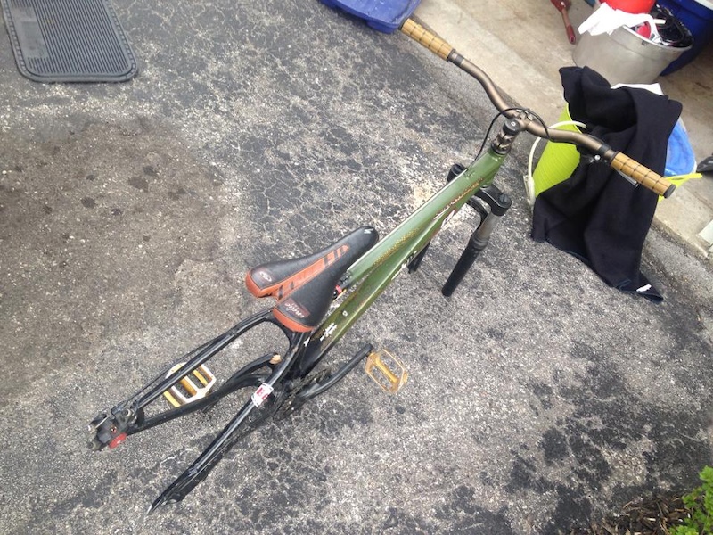 2009 Specialized Hardrock 26" Frame and forks For Sale