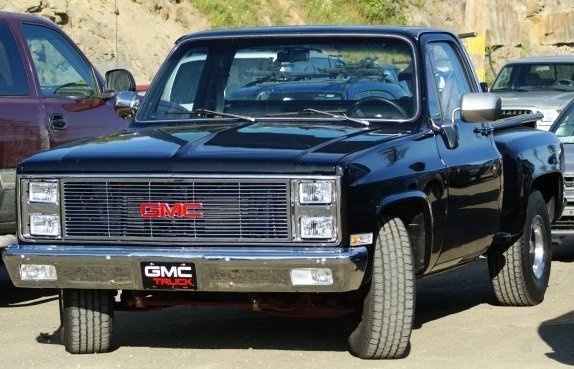 0 custom 1981 GMC stepside pickup