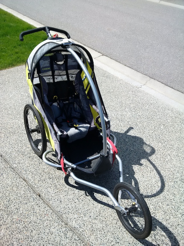 2008 Trek little bug stroller / Jogger 