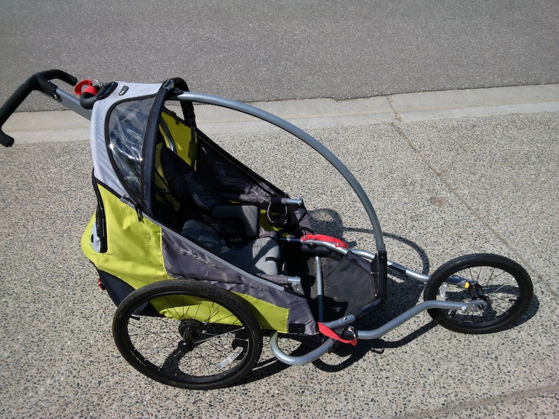 2008 Trek little bug stroller / Jogger 