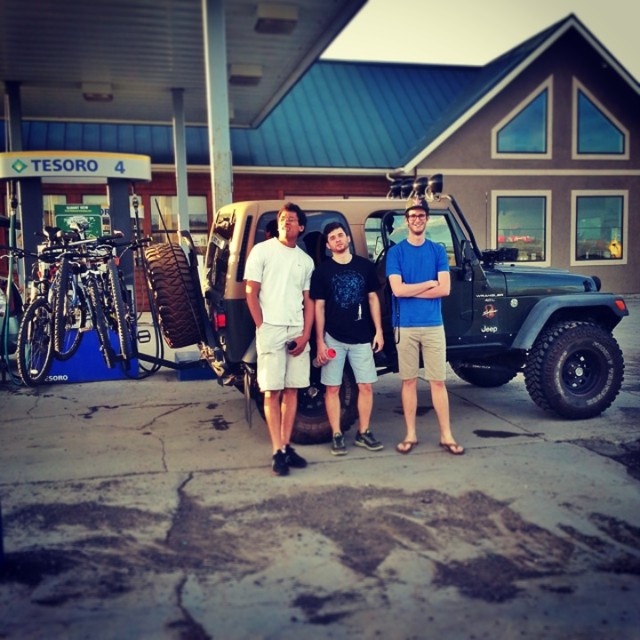 On our way to Moab with 4 mountain bikes.