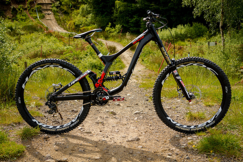 Lapierre's New DH Bike - First Look - Pinkbike