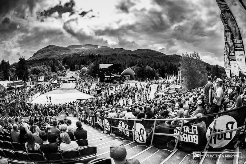 Race day went off in front of a packed house. Threatening skis loomed most of the day but their bark was worse than their bite.