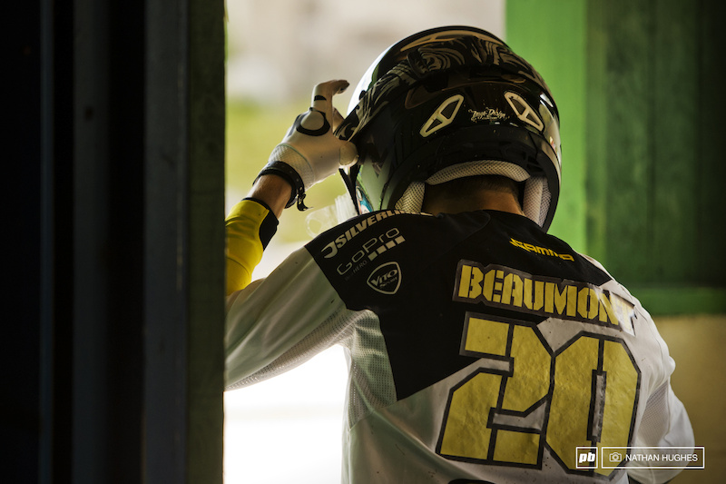 Beaumont tweaks the Dragon elastic coming off the top of the gondola. Slugger is out to steal some serious Atherton limelight this season 11 won t be enough for him this time but still shows he means it.