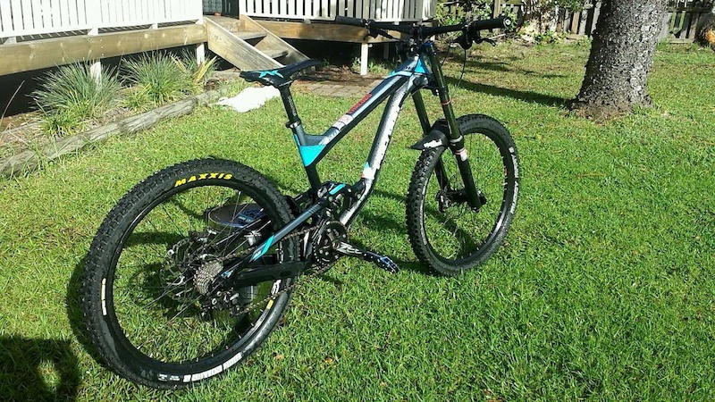 frame polygon collosus dh 2.0