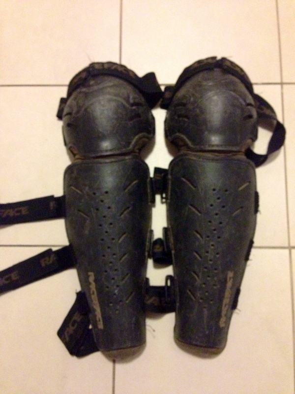 Race Face Rally Knee/Shin Pads Large For Sale
