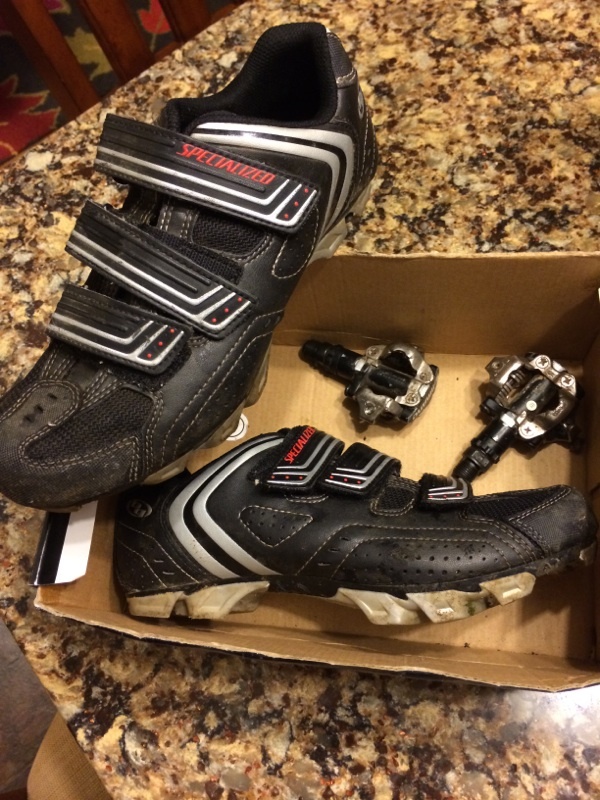 2011 Specialized shoes w/ pedal size 7.5