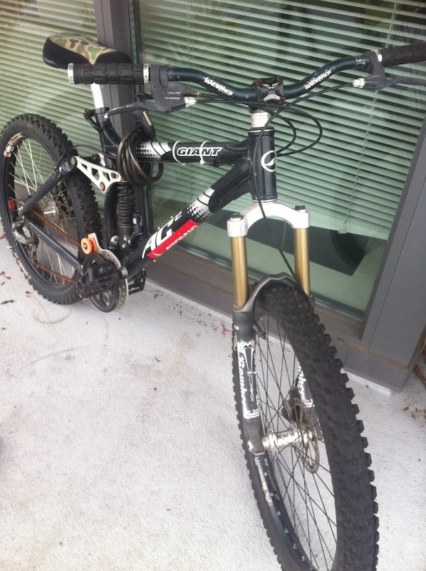 giant ac2 downhill mountain bike