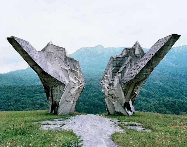 Found a sick ass album of old Yugoslav post WWII monuments so I though I'd share