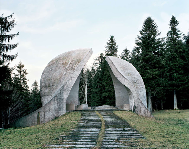 Found a sick ass album of old Yugoslav post WWII monuments so I though I'd share