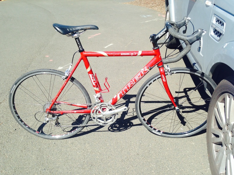 trek 2200 wsd road bike