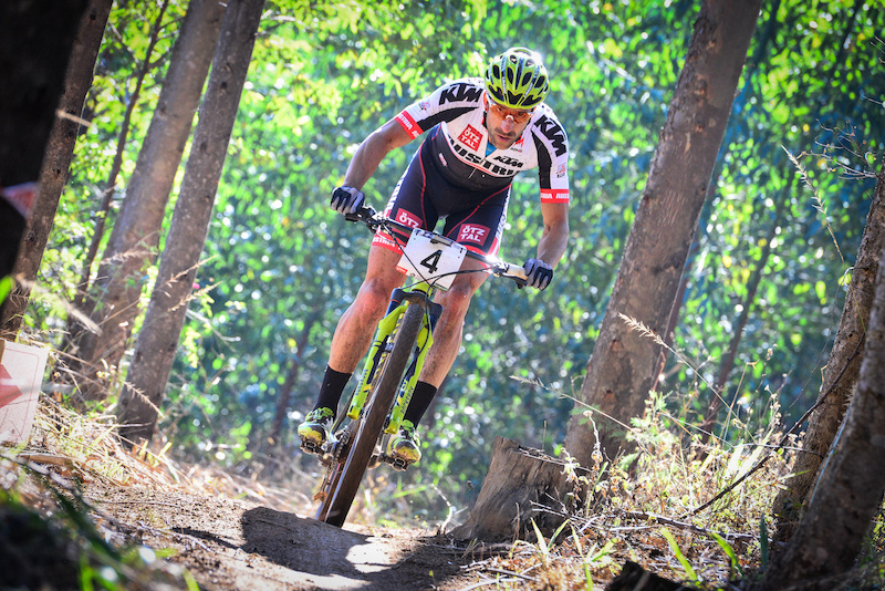 It was a steady performance from Austrian mountain biking ace Alban Lakata who added another silver medal to his collection following his second place finish at the 2014 UCI MTB Marathon World Championships at the Cascades MTB Park on Sunday.