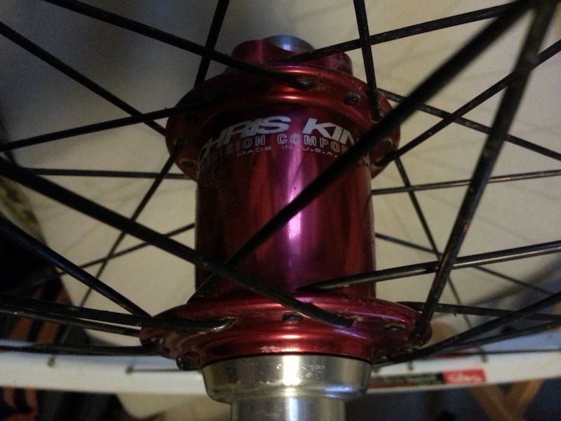 0 Chris King red hubs on stans flow rims