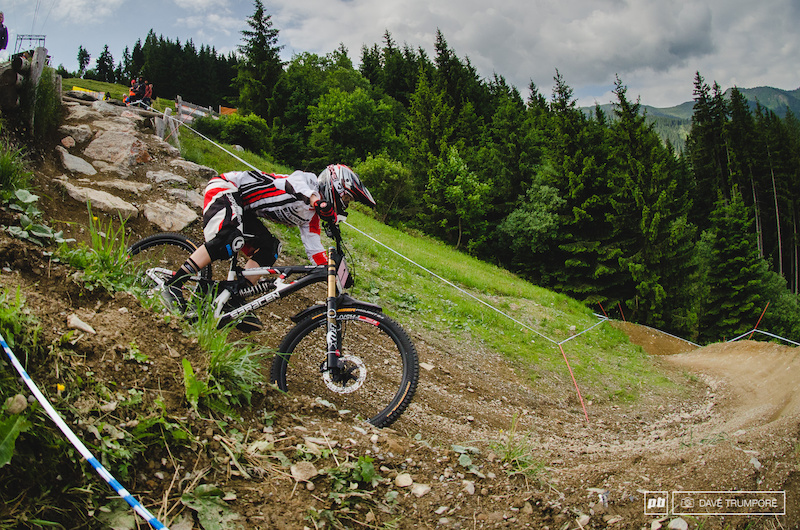 Manon Carpenter is in a league of her own right now. Her speed through the tech woods was simply untouchable.