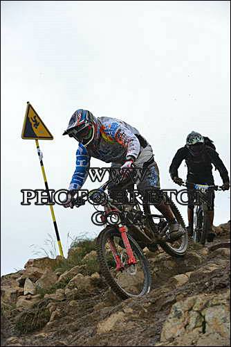 https://www.facebook.com/pages/JL-Racing-Suspension-RD/229036820461798?ref=hl
 
http://www.sicklines.com/2014/06/25/jack-moir-eddie-masters-casey-brown-bergamont-straitline-bike-setup/

https://www.facebook.com/TeamJlRacingSuspension?ref=hl
 
http://www.jl-racing-suspension.com/g%C3%A4stebuch-feedbacks/