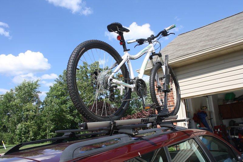2013 Thule Sidearm Bike Rack with attachments and locks