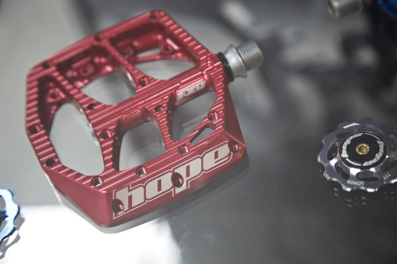 A finished F20 pedal