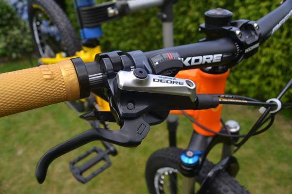 Shimano Deore disc brakes are ideal for small fingers.