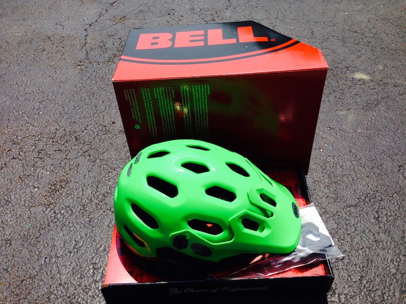 2013 Brand New Bell Super helmet size medium Lime Green