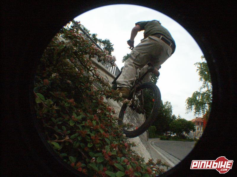 wallride, awesome picture !!
