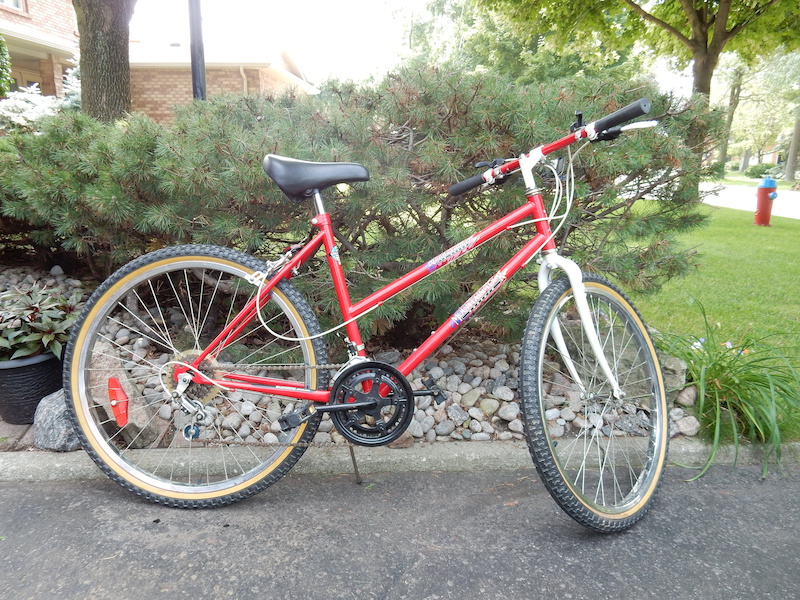 Ladies mountain/road bike For Sale