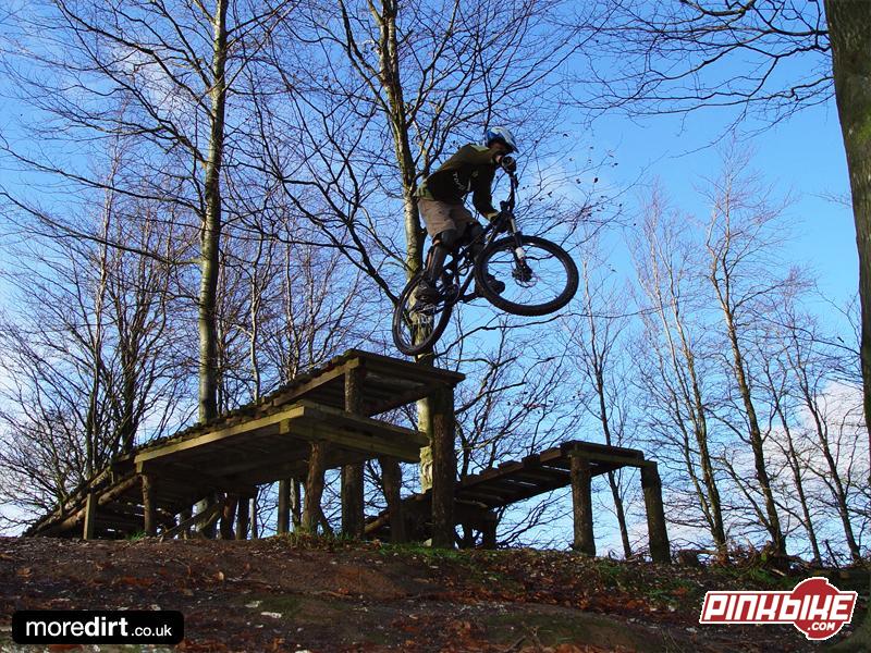 X-up of one the northshore drops at Blandford Freeride Park. More pics of this trail at www.moredirt.co.uk