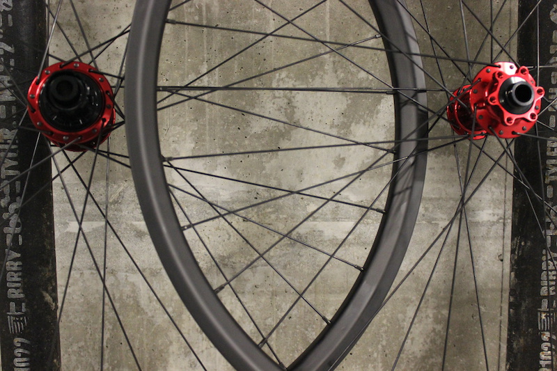 2014 Industry 9 Torch, 30/35mm brand new carbon wheelset