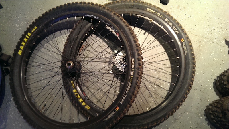 26 Outlaw Wheelset With Maxxis Dhf 3c Tires For Sale