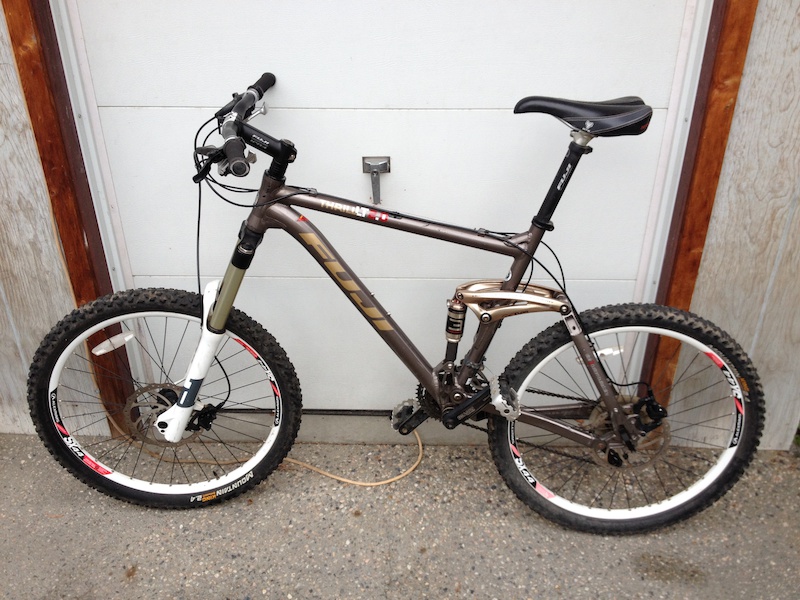 vikrant bike front tyre size