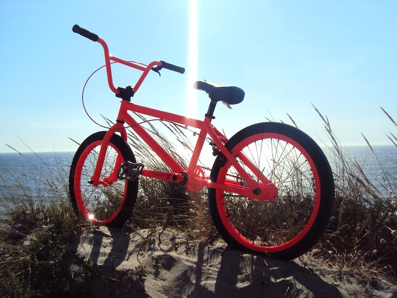 BIKE PROJECT Nº4 - #2.1 BMX Haro Bikes-Orange Neon
Projeto de Personalização estética, que envolveu pintura personalizada com cor principal Laranja fogo fluorescente – Orange Neon.