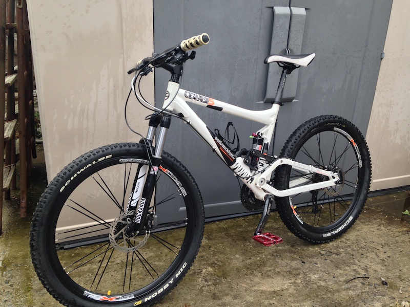 2011 commencal combi s upgraded For Sale
