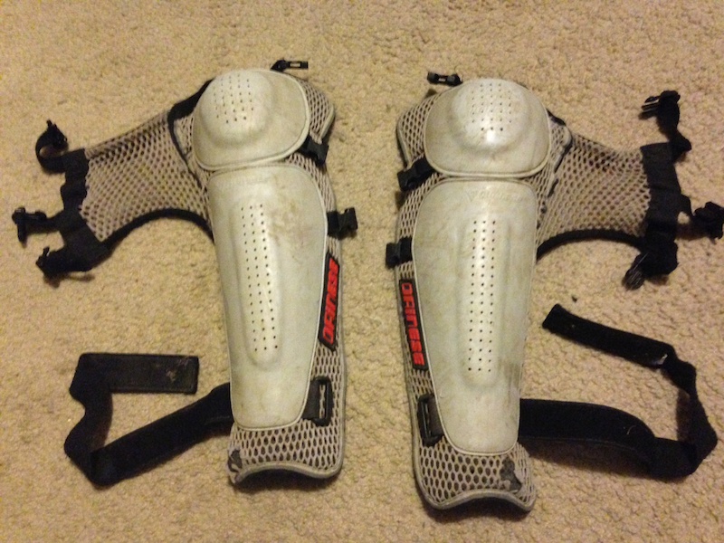 0 Dainese Knee/Shin Guards Small/Med