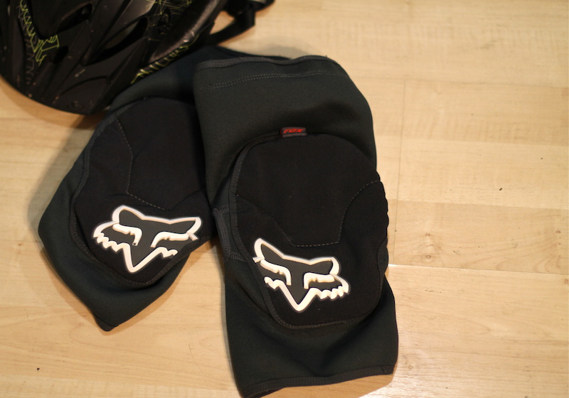 Fox Head Enduro Lightweight Support Wrap Cycling Knee Pad Sleeve 