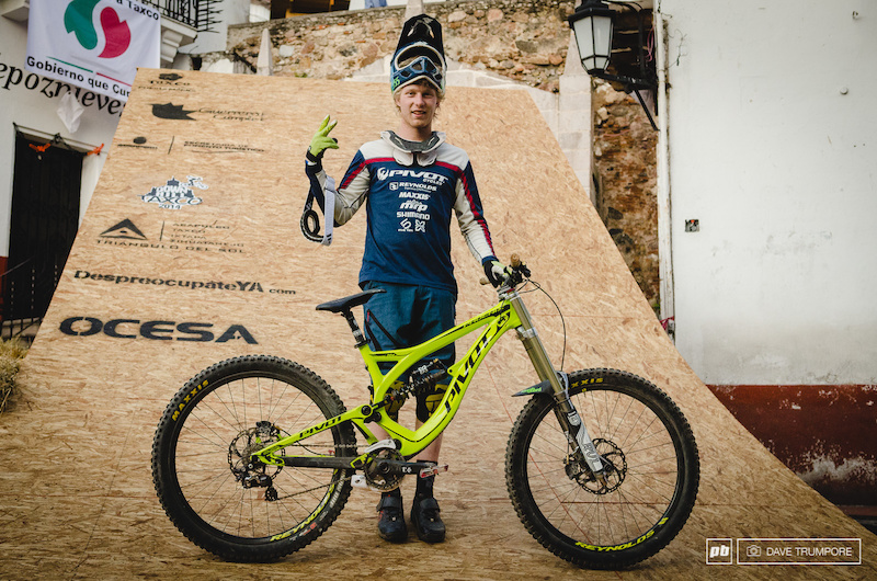 6 Urban DH Race Bikes - Taxco 2014 