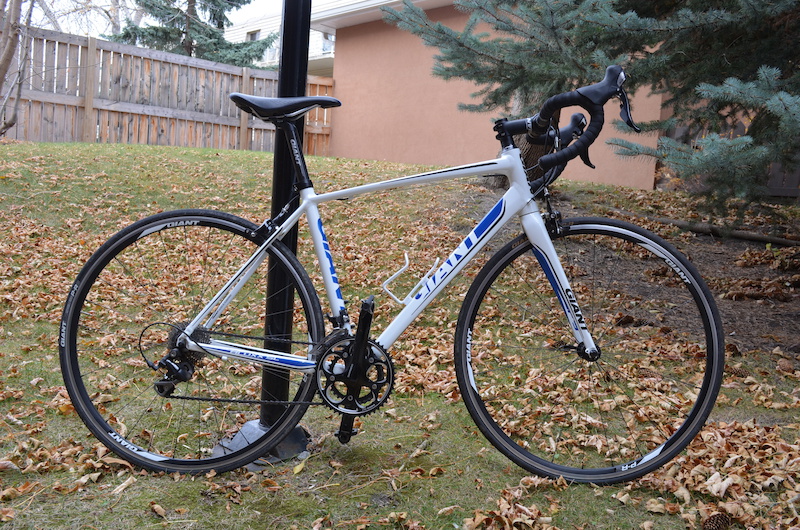 2012 Mint Condition Giant Defy 1