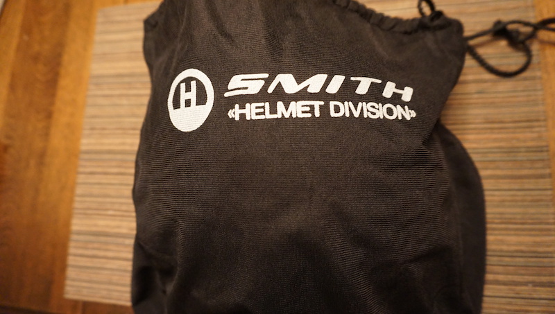 0 SMITH Maze Redbull Helmet