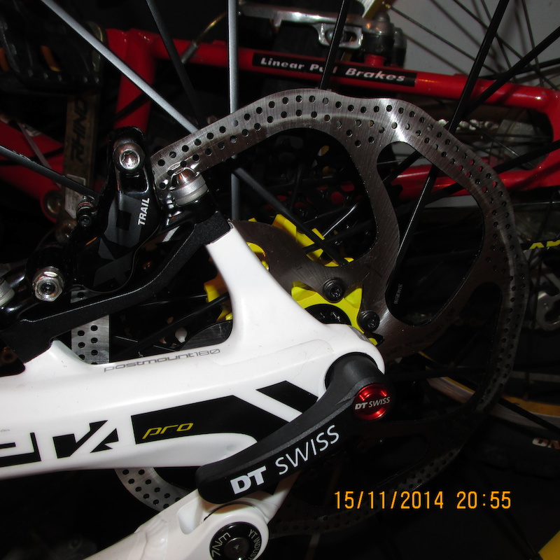 2014 Avid X0 Trail Brakes Front and Rear with 200mm discs