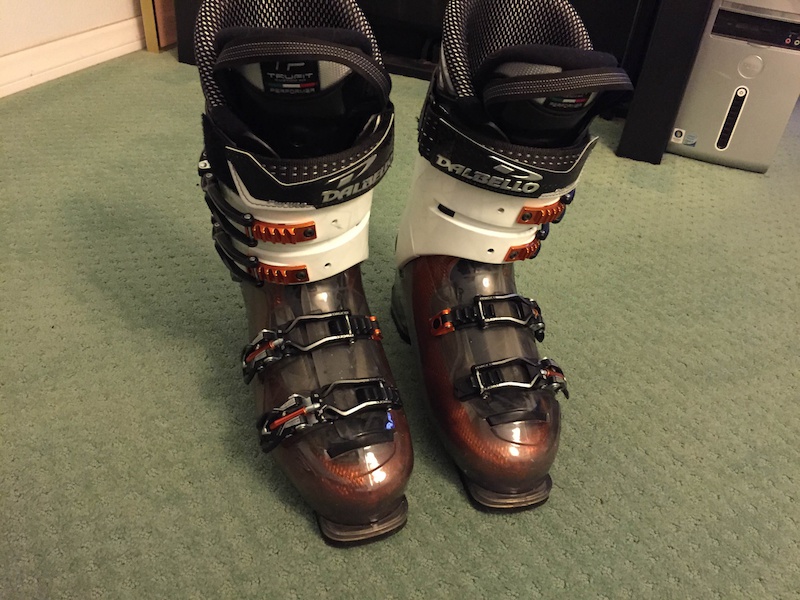 2013 Dalbello Venom Ski Boots Size 27.5 Almost New