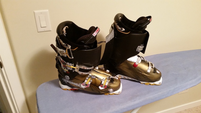 ski boots on sale