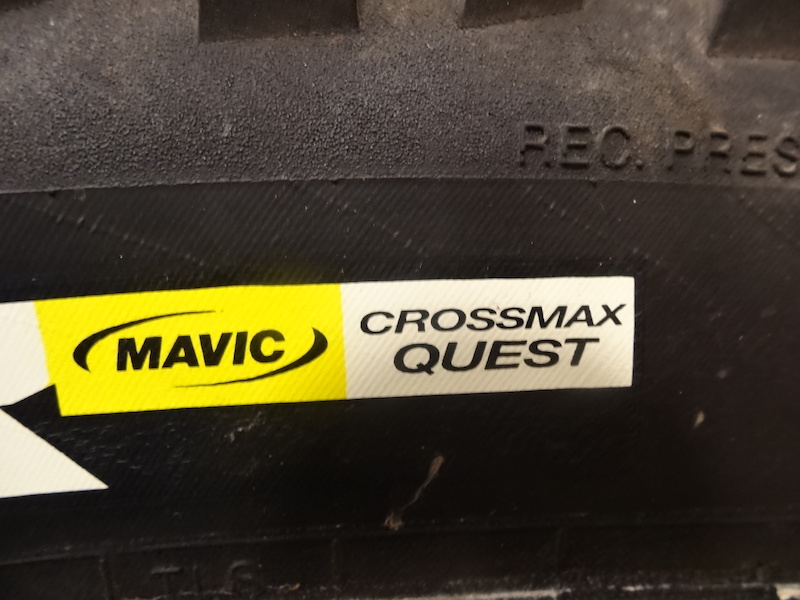 2015 Mavic Crossmax Quest ENDURO tubeless tires 650B X 2.4 UST 27