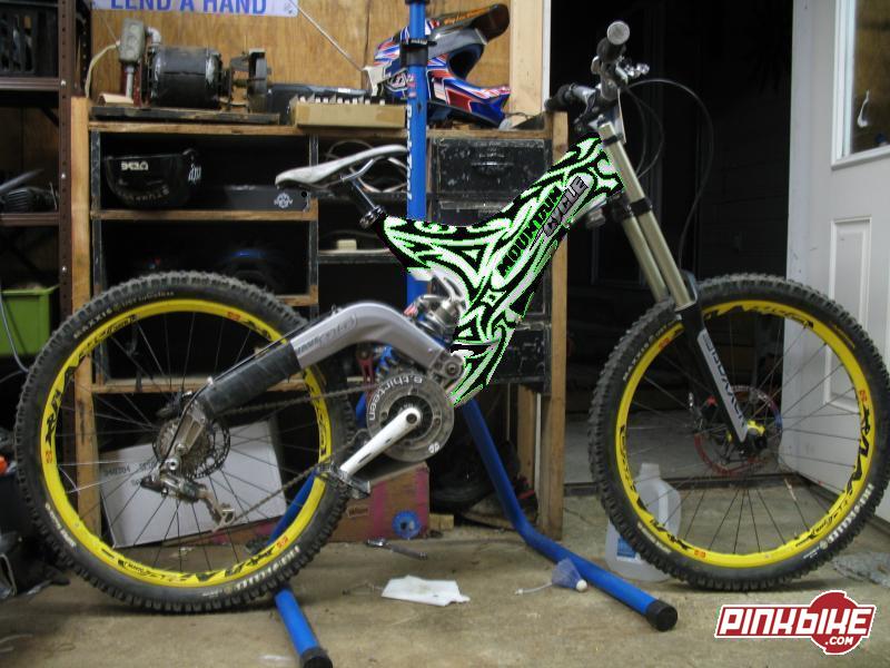 my mates new frame at mountain cycle shockwave 9.5 in Aberdeen, United