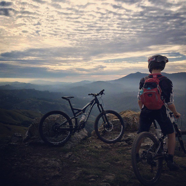 Lookout point over Marin with Aaron's Stumpjumper Expert EVO 650B and me on my Enduro 29.