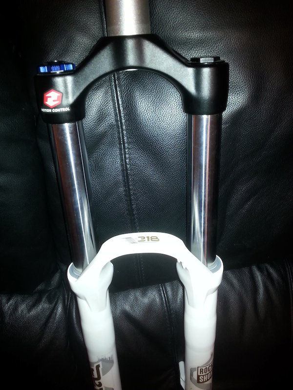 Rock Shox Domain 318 RC Forks in White 160mm Travel 20mm Maxle 1.5 Steerer
Brand new never used. Not sure of year..
Steerer is 265mm. Has Star spangled nut and external rebound adjuster never fitted. Has some decals you can see in pics.
£160 posted