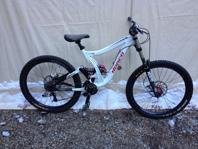 2010 norco dh race *need to sell*