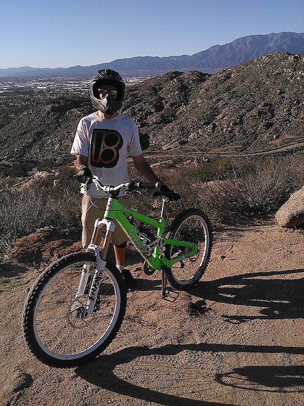 i got to try a actual downhill course for the first time this past sat at the southridge race in fontana it was so fun now thanks to my friend alan for letting me barrow his bike for a few runs i want a downhill bike now so addicting